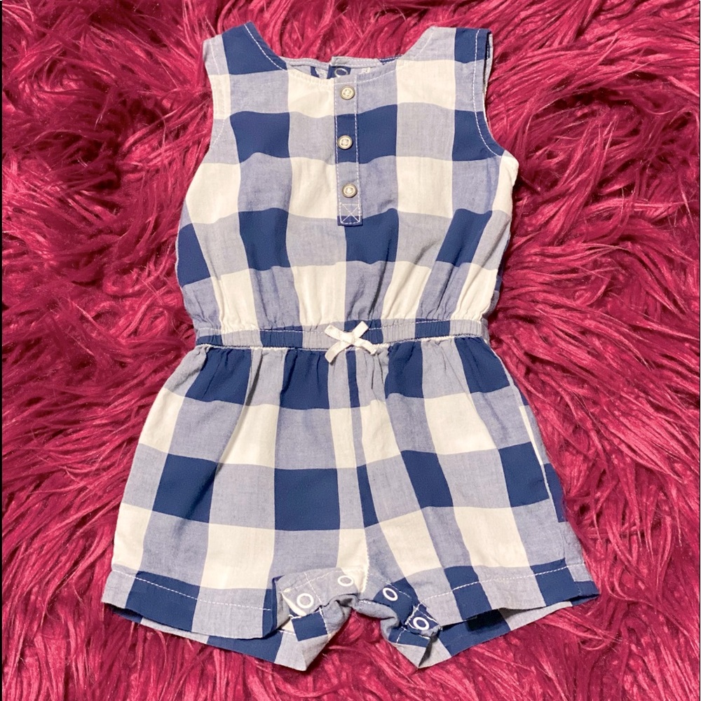 Carter’s  girl’s romper, size 9 months